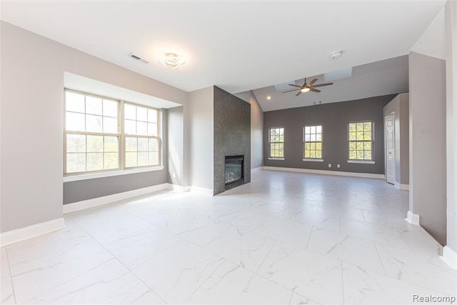 29242 W Glen Oaks, Farmington Hills, MI 48334