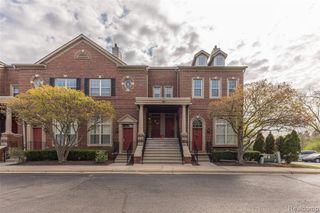 29242 W Glen Oaks, Farmington Hills, MI 48334