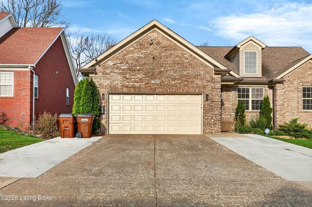 7311 Brook Meadow Dr, Louisville, KY 40228