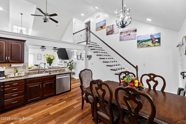 7311 Brook Meadow Dr, Louisville, KY 40228