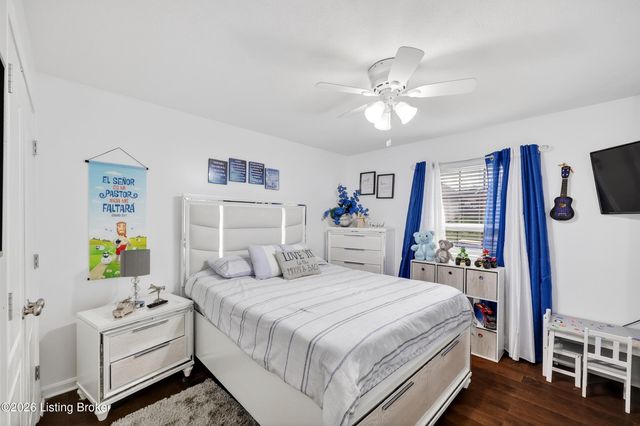 7311 Brook Meadow Dr, Louisville, KY 40228