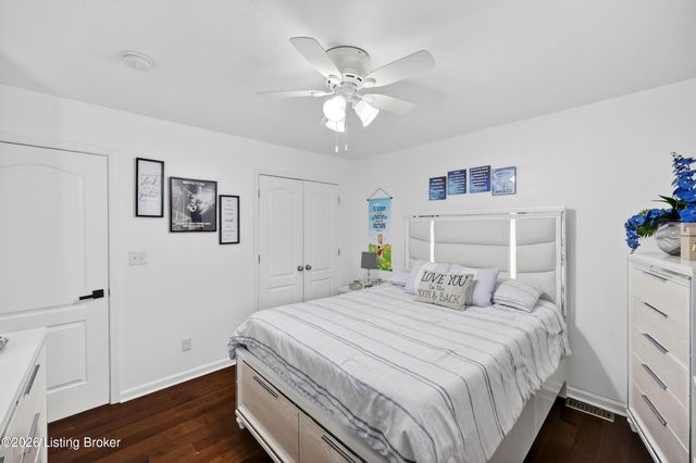 7311 Brook Meadow Dr, Louisville, KY 40228