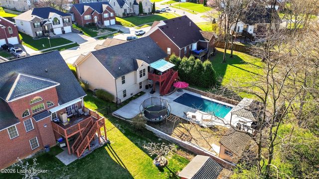 7311 Brook Meadow Dr, Louisville, KY 40228