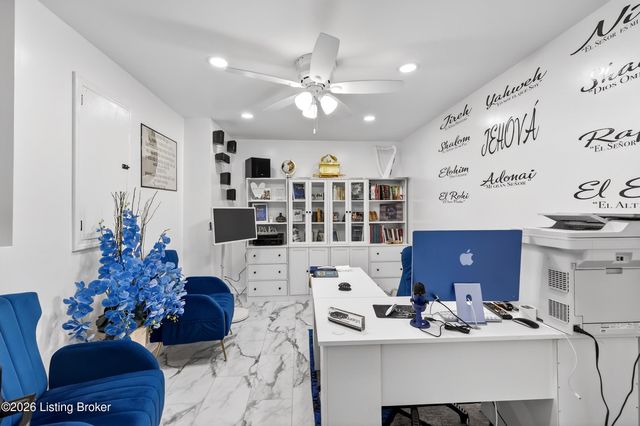 7311 Brook Meadow Dr, Louisville, KY 40228