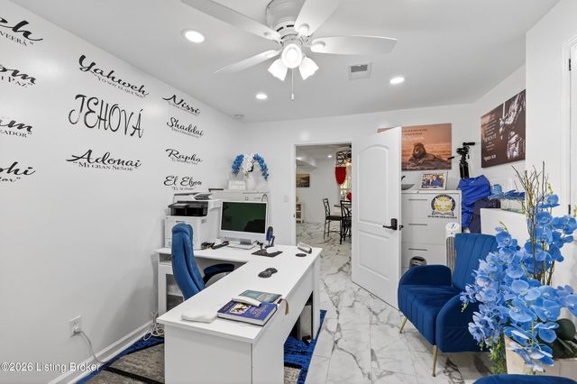 7311 Brook Meadow Dr, Louisville, KY 40228