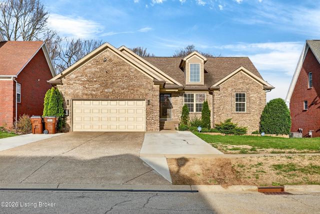7311 Brook Meadow Dr, Louisville, KY 40228