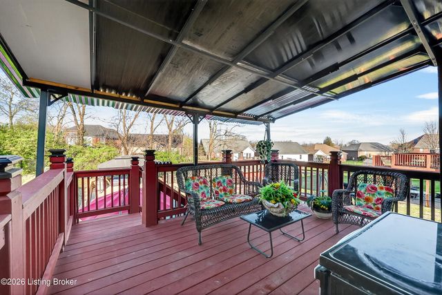 7311 Brook Meadow Dr, Louisville, KY 40228