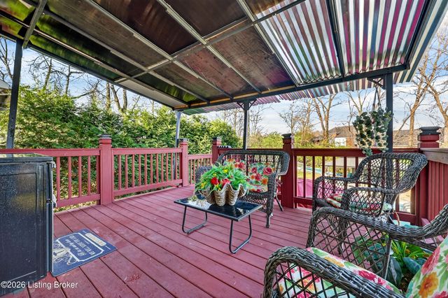 7311 Brook Meadow Dr, Louisville, KY 40228