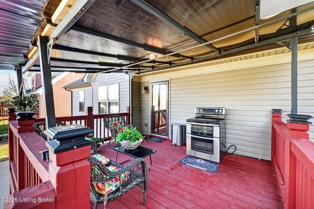 7311 Brook Meadow Dr, Louisville, KY 40228