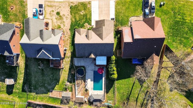 7311 Brook Meadow Dr, Louisville, KY 40228