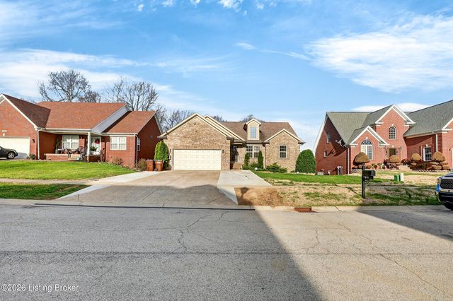 7311 Brook Meadow Dr, Louisville, KY 40228