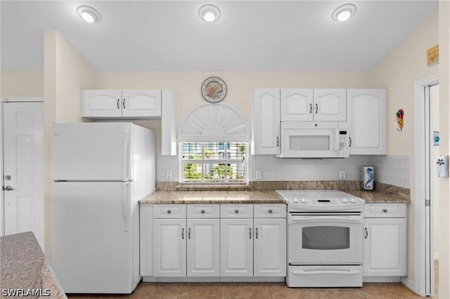 320 Madison CT, Fort Myers Beach, FL 33931