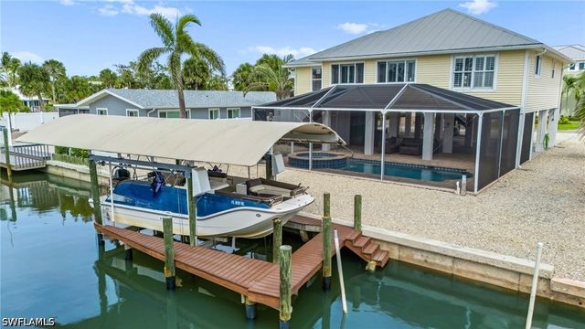 320 Madison CT, Fort Myers Beach, FL 33931