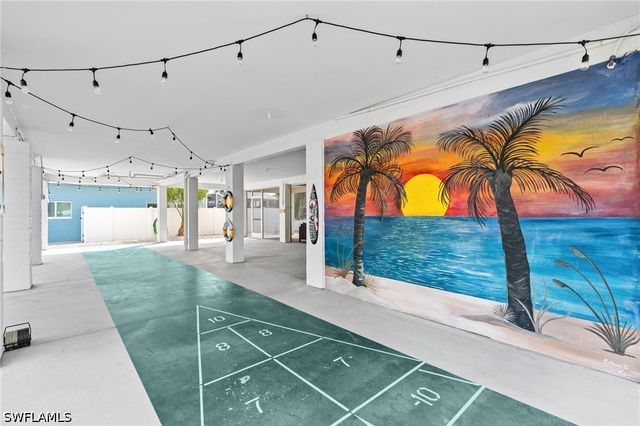 320 Madison CT, Fort Myers Beach, FL 33931
