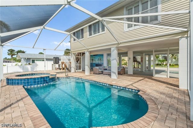 320 Madison CT, Fort Myers Beach, FL 33931