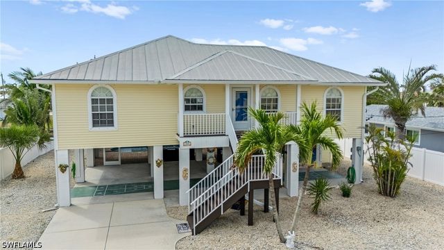 320 Madison CT, Fort Myers Beach, FL 33931