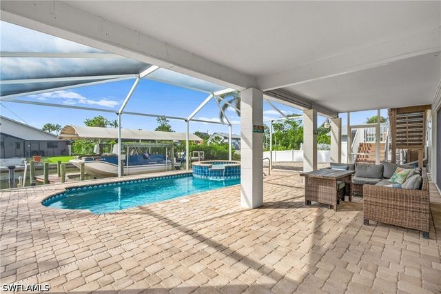 320 Madison CT, Fort Myers Beach, FL 33931