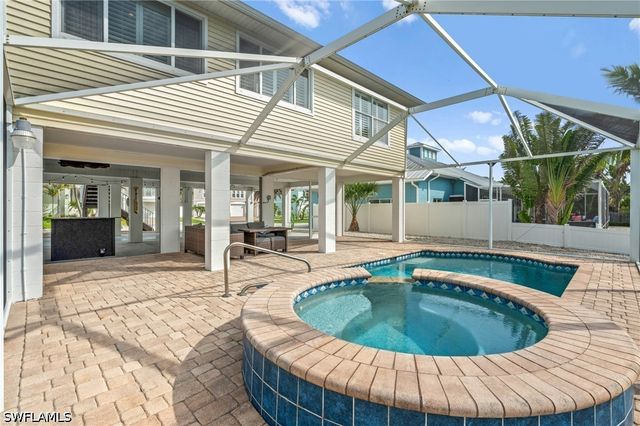 320 Madison CT, Fort Myers Beach, FL 33931