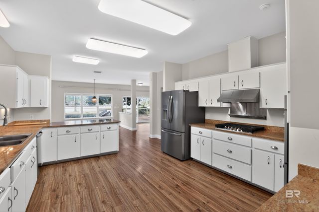 513 Wedgewood Drive, Gulf Shores, AL 36542