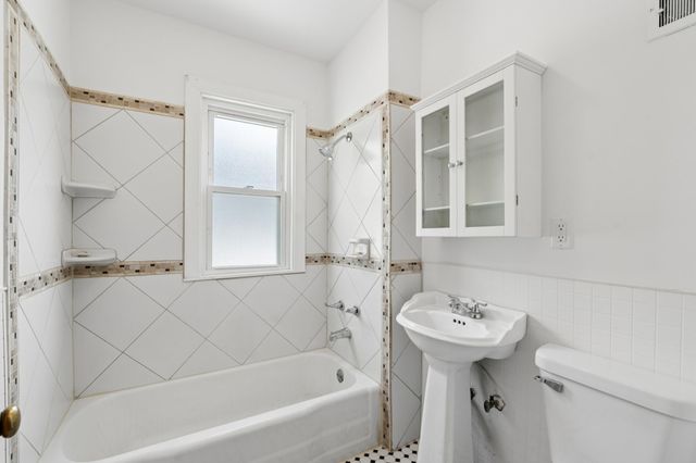 3108 10th Avenue S, Minneapolis, MN 55407