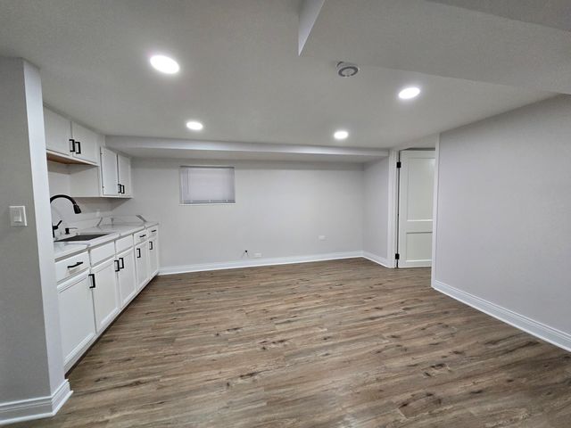 4140 N Marmora Avenue, Chicago, IL 60634