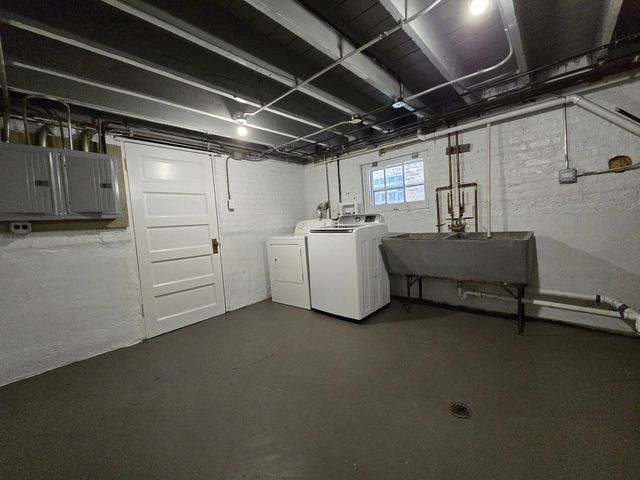 4140 N Marmora Avenue, Chicago, IL 60634
