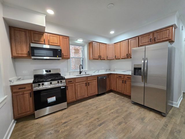 4140 N Marmora Avenue, Chicago, IL 60634