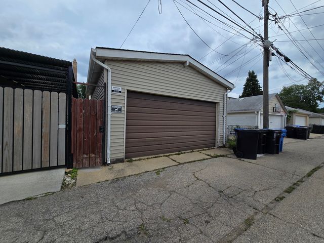 4140 N Marmora Avenue, Chicago, IL 60634