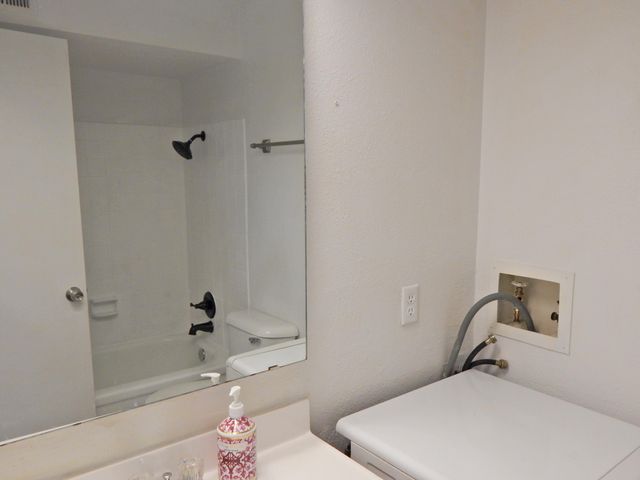 3857 Montgomery Boulevard NE APT 1234, Albuquerque, NM 87109