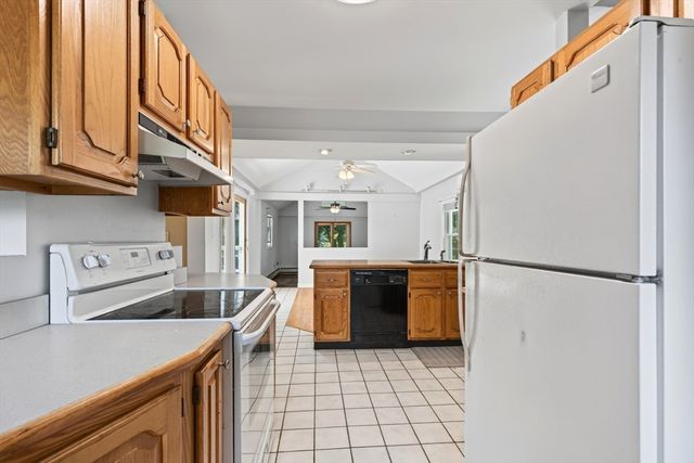 127 Mechanic St 1, Canton, MA 02021
