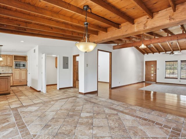 543 robinhood, San Antonio, TX 78209