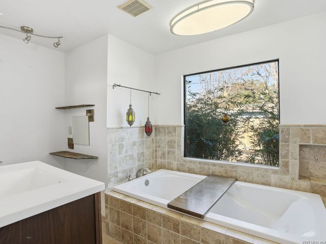 543 robinhood, San Antonio, TX 78209