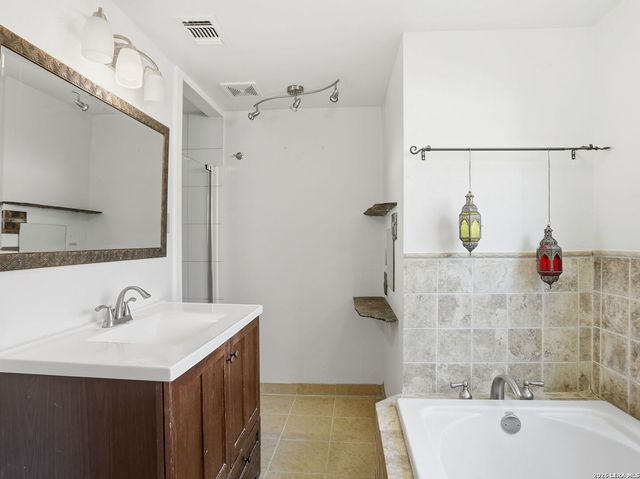 543 robinhood, San Antonio, TX 78209