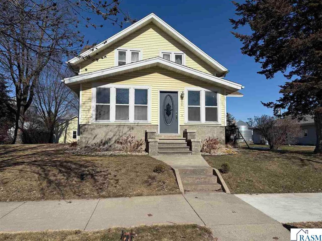 826 3rd Street, Nicollet, MN 56074