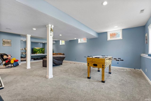 5185 N Sawgrass Lane, Leesburg, IN 46538