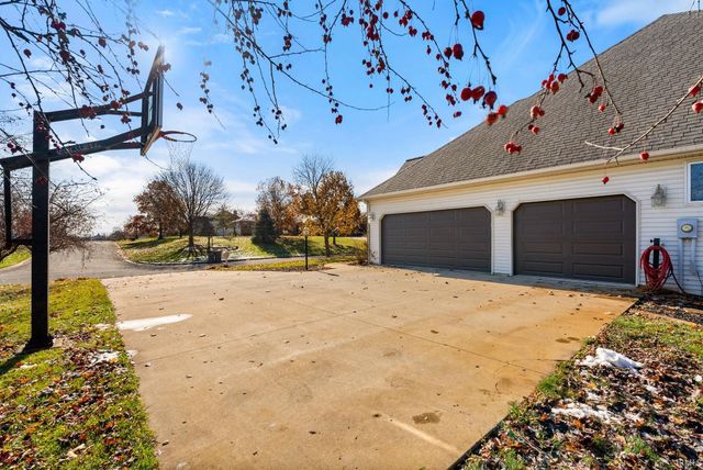 5185 N Sawgrass Lane, Leesburg, IN 46538