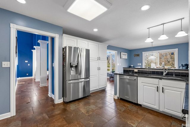 5185 N Sawgrass Lane, Leesburg, IN 46538