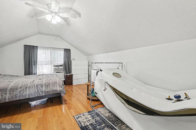 100 S WALNUT ST, Mechanicsburg, PA 17055