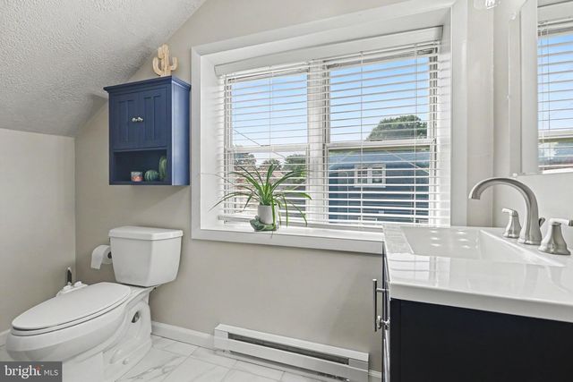 100 S WALNUT ST, Mechanicsburg, PA 17055