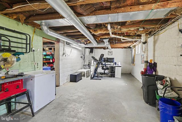 100 S WALNUT ST, Mechanicsburg, PA 17055