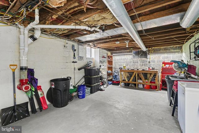 100 S WALNUT ST, Mechanicsburg, PA 17055