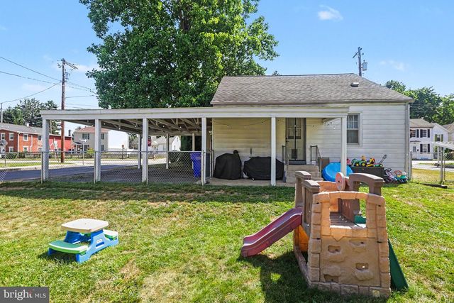 100 S WALNUT ST, Mechanicsburg, PA 17055