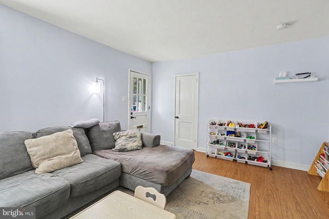100 S WALNUT ST, Mechanicsburg, PA 17055