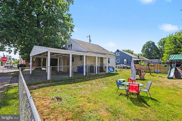100 S WALNUT ST, Mechanicsburg, PA 17055