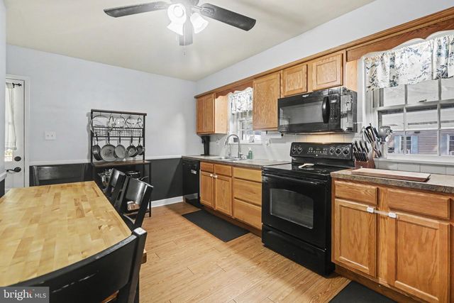 100 S WALNUT ST, Mechanicsburg, PA 17055