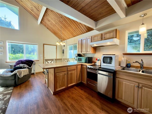 292 Calawah Street SW, Ocean Shores, WA 98569