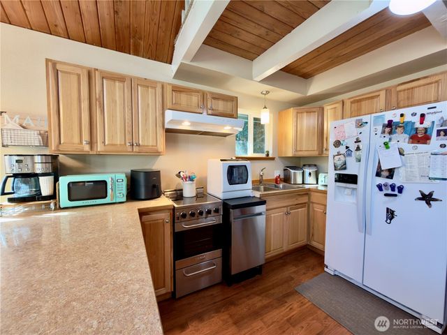 292 Calawah Street SW, Ocean Shores, WA 98569