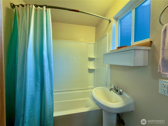 292 Calawah Street SW, Ocean Shores, WA 98569