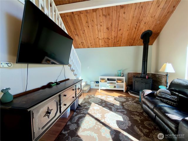 292 Calawah Street SW, Ocean Shores, WA 98569