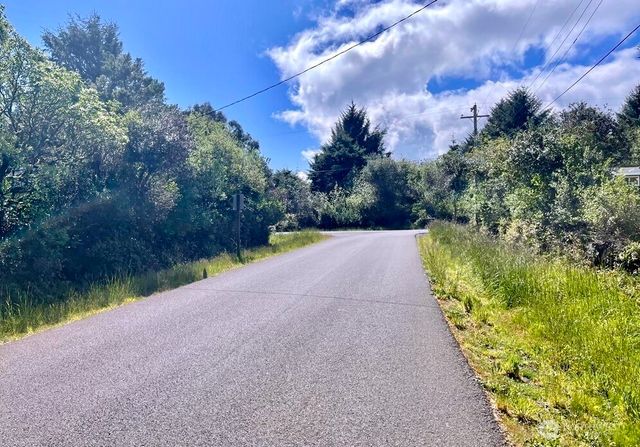 292 Calawah Street SW, Ocean Shores, WA 98569